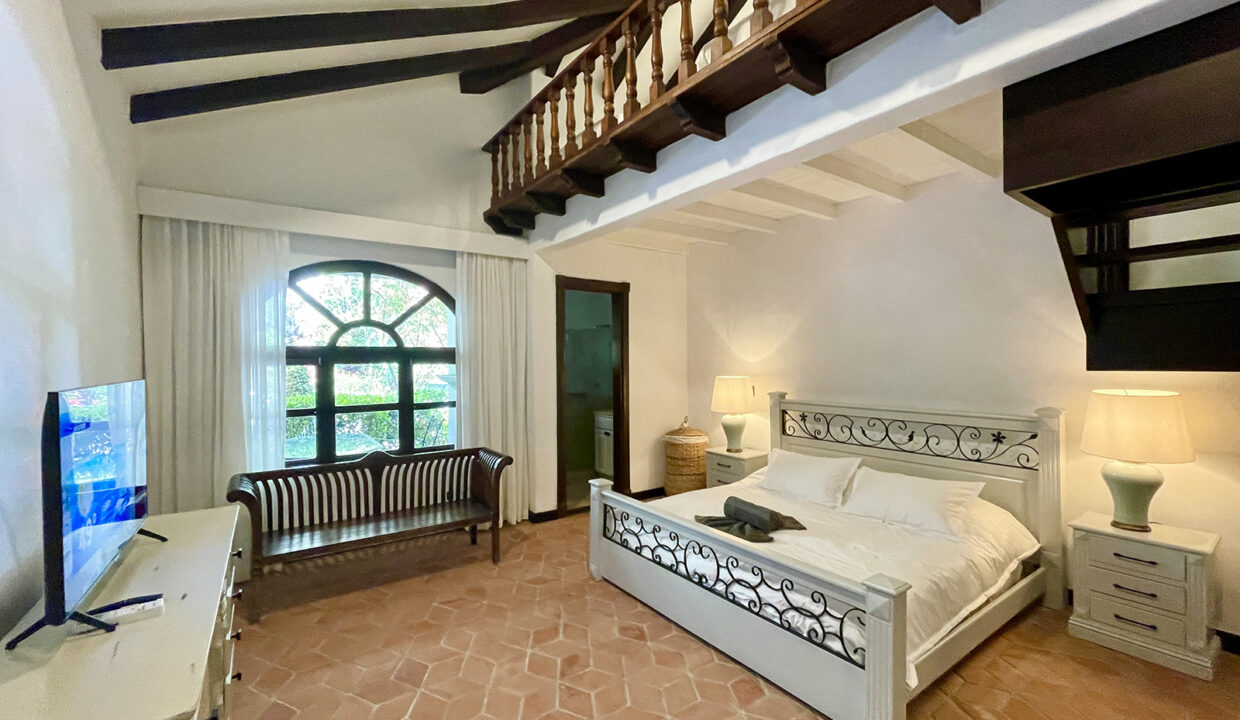 Casa Campana_bedroom3 - King with loftweb