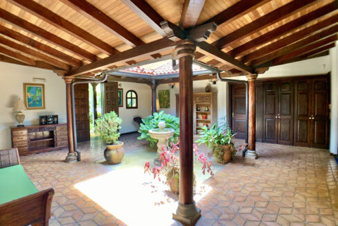 Casa Campana_courtyard3web
